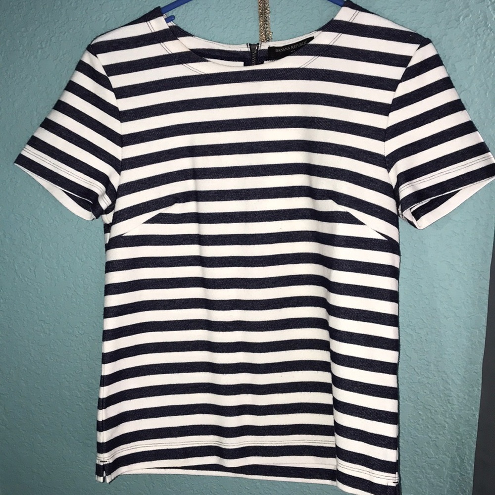 Banana Republic Blue and white top